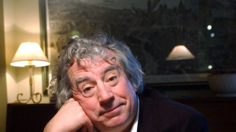 Umrl član Monty Pythonov Terry Jones