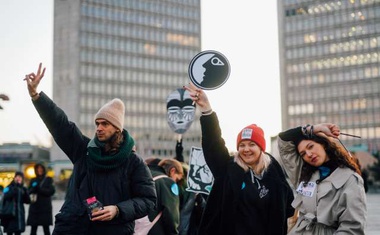 Protestniki zahtevajo ohranitev šole za oblikovanje v Križankah