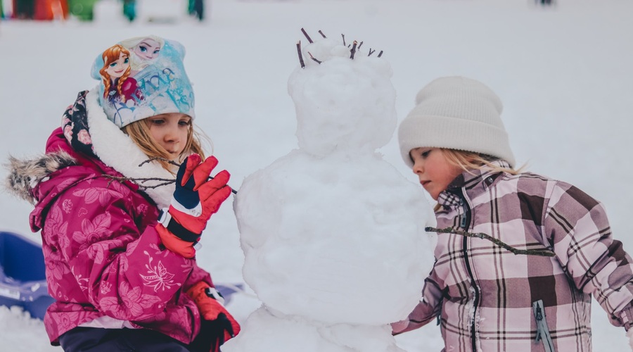 Zimske počitnice 2020: Kam z otroki na družinski oddih v Sloveniji? (foto: Unsplash.com)