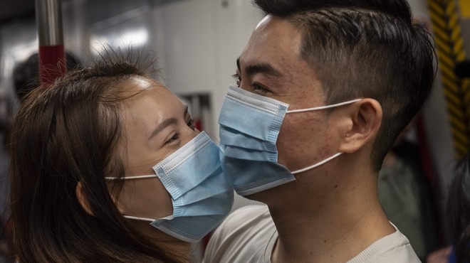 Število žrtev novega virusa narašča, na Kitajskem v izolacijo dodatna mesta (foto: profimedia)