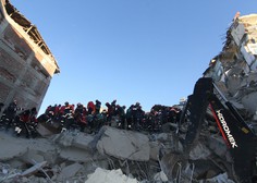 Število smrtnih žrtev in poškodovanih v potresu v Turčiji narašča