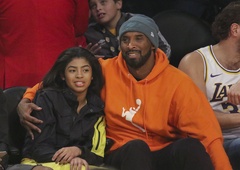 Poleg Kobeja in njegove 13-letne hčerke na helikopterju še sedem ljudi