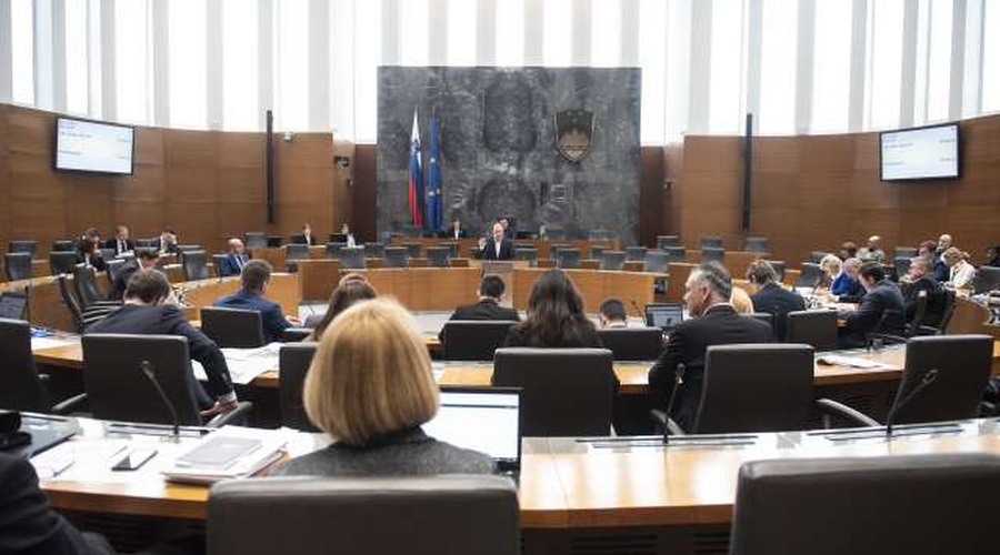 Za ukinitev dopolnilnega zdravstvenega zavarovanja premalo poslanskih glasov (foto: Bor Slana/STA)