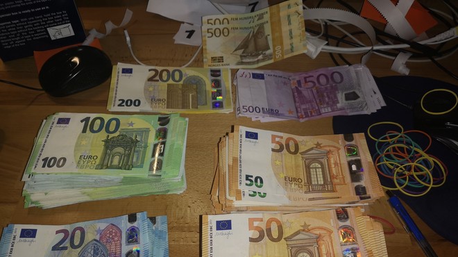 Policisti razbili mednarodno mrežo tihotapcev in preprodajalcev drog (foto: PU Ljubljana)