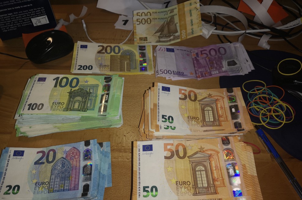 Policisti razbili mednarodno mrežo tihotapcev in preprodajalcev drog (foto: PU Ljubljana)