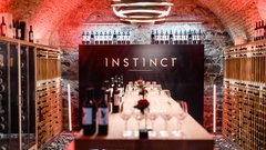 Grajska vinoteka Strelec na Ljubljanskem gradu ob predstavitvi nove linije Instinct iz vinske kleti Puklavec Family Wines.