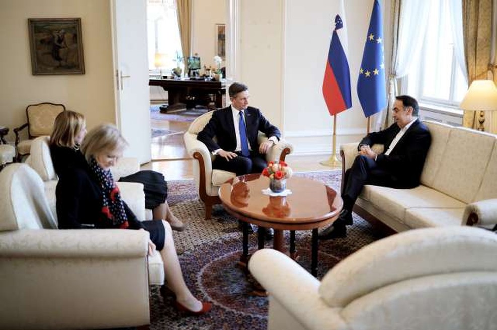Pahor začel posvetovanja s poslanskimi skupinami (foto: Daniel Novakovič/STA)