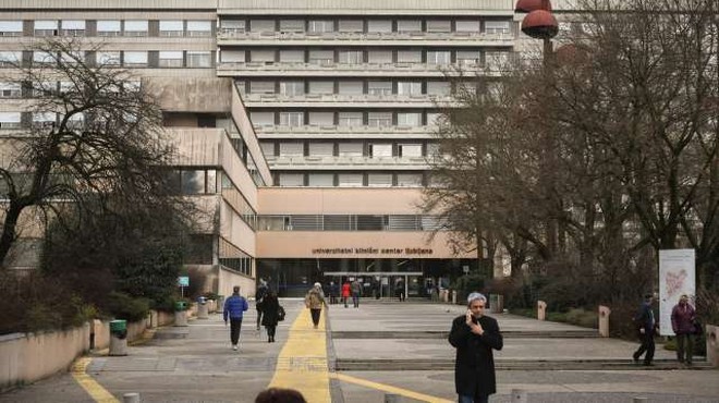 V UKC Ljubljana zapolnjeni intenzivni oddelki, zaradi gripe umrlo devet bolnikov (foto: Nebojša Tejić/STA)