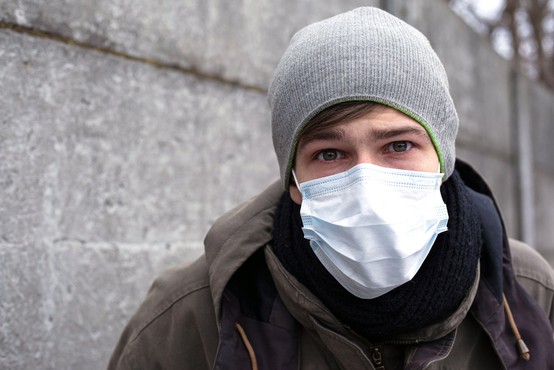 V Sloveniji nošenje zaščitnih mask zaradi koronavirusa ni potrebno
