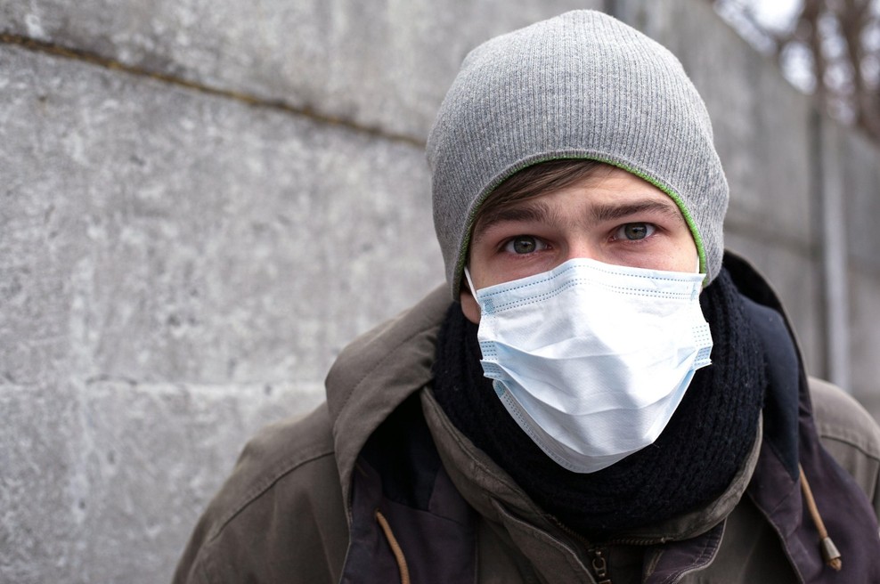 V Sloveniji nošenje zaščitnih mask zaradi koronavirusa ni potrebno (foto: profimedia)
