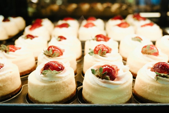 Puhasti 'cheesecake', ki je obnorel Instagram (iz samo 3 sestavin) (foto: Unsplash.com/Lucy-Claire)