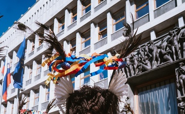 Foto: Kurenti pred začetkom kurentovanja obiskali državni zbor