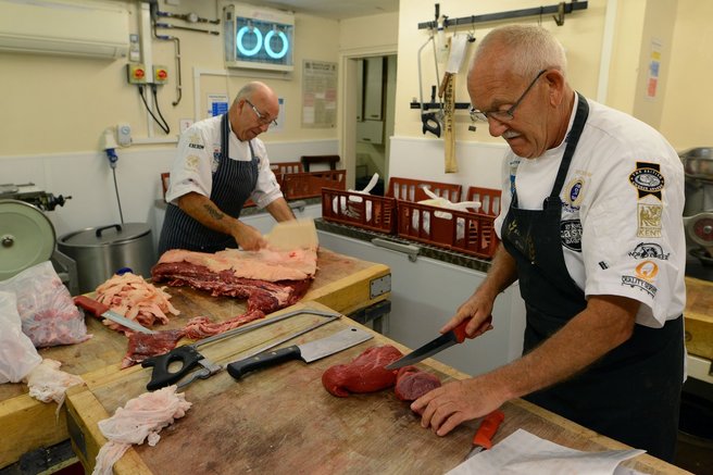 Priljubljena mesnica v stečaj: po 200 letih zaprli vse poslovalnice (vsi delavci dobili odpoved)