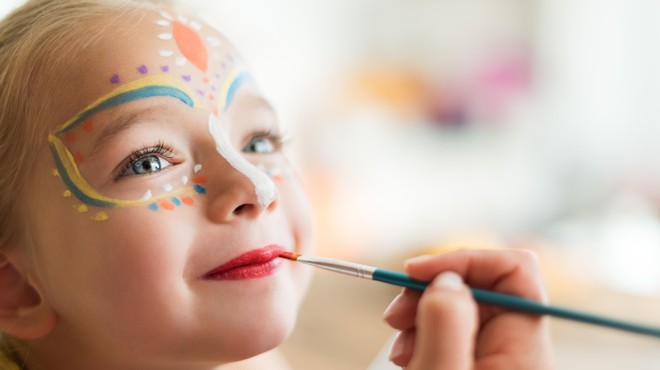 Pustna ličila: večina vsebuje neželene kemikalije, ki so še posebej problematične za otroke! (foto: Profimedia)