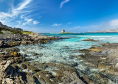 Sardinija turistom omejila obisk znamenite plaže