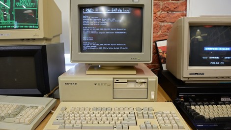 Umrl Larry Tesler - izumitelj 'kopiraj in prilepi'