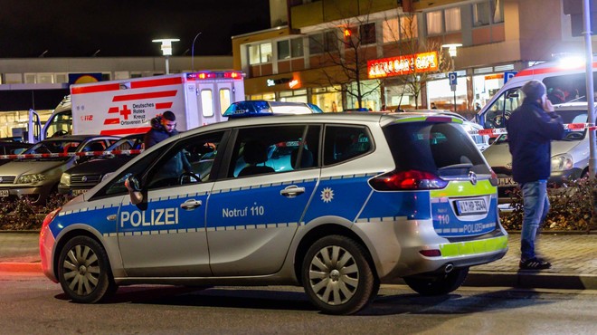 V nemškem mestu Hanau v dveh streljanjih umrlo 11 ljudi (foto: profimedia)