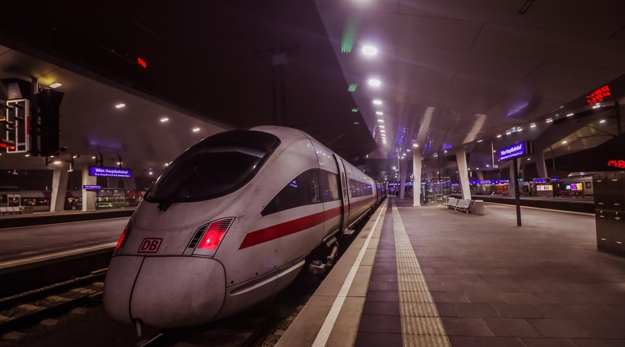 Panika v Avstriji: na meji z Italijo za več ur ustavljena vlaka (foto: profimedia)