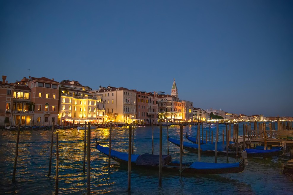 Turistične agencije kljub koronavirusu v Italiji ne odpovedujejo potovanj (foto: profimedia)