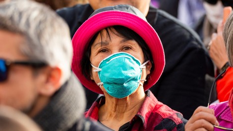 Novi koronavirus najbolj ogroža starejše bolnike s kroničnimi boleznimi