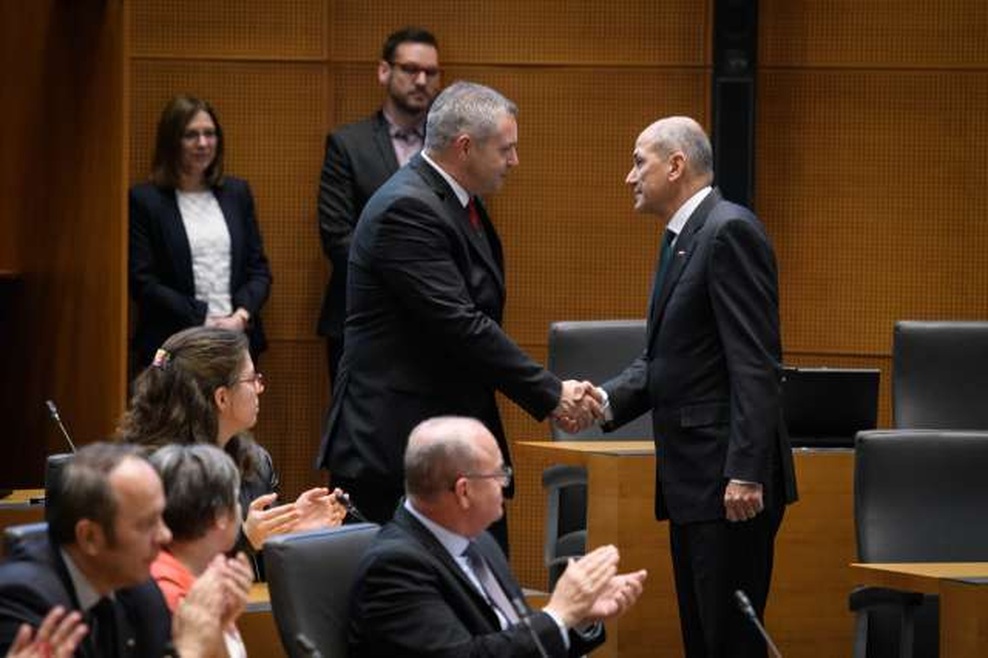 Janeza Janšo izvolili za predsednika vlade (foto: Nebojša Tejić/STA)