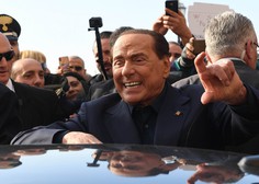 Silvio Berlusconi po 12 letih končal s 34-letnico in zdaj hodi s 30-letno poslanko