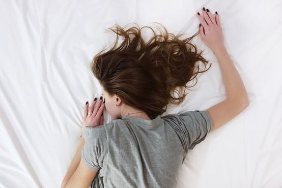 Nespečnost: zakaj ženske ne spijo (in kako si pomagati)