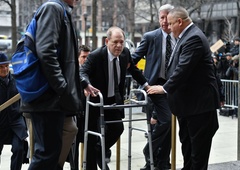 Newyorški sodnik je Harveyju Weinsteinu dosodil 23 let zapora