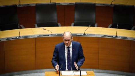 Nova vlada že opravila prve menjave