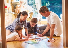 Ob koncu še tako napornega dne ... se najraje zatečemo v objem svoje družine