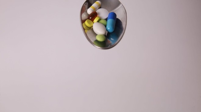 WHO umaknil svoje opozorilo glede ibuprofena (foto: profimedia)