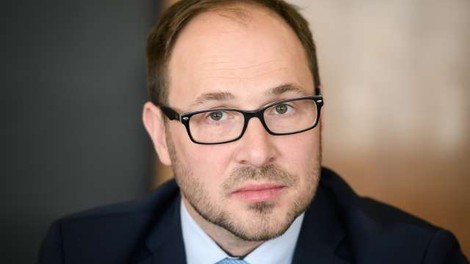 Jernej Vrtovec: "Ukrepov ne bomo sprostili, dokler ne omejimo širitve koronavirusa!"