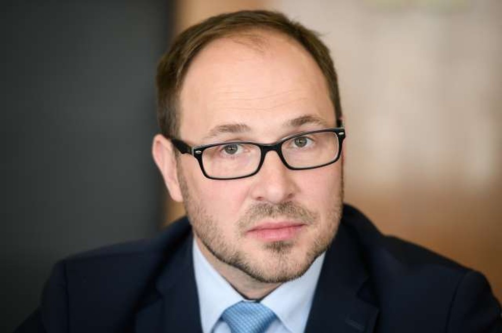 Jernej Vrtovec: "Ukrepov ne bomo sprostili, dokler ne omejimo širitve koronavirusa!" (foto: Nebojša Tejić/STA)