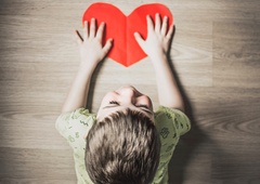 Kako prepoznati otrokovo senzibilnost in ga naučiti, da bo znal izkoristiti vse svoje darove