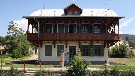 Ruska dača - zgled uspešne izvedbe ukrepov za ohranjanje kulturnih spomenikov