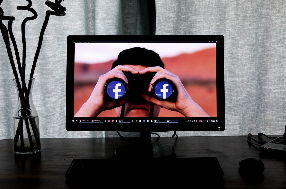 Facebook s koronavirusom spet orjak med družbenimi mediji (foto: Glen Carrie (Unsplash))