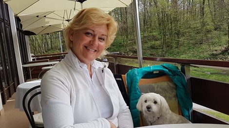Zgodbe navdiha: prostovoljka Mojca, ki dostavlja nujne življenjske potrebščine