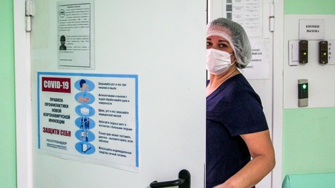 Medicinska sestra Petra: "6 ur ne grem na stranišče, ne jem in ne pijem ničesar!"