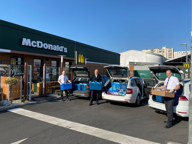 McDonald's doniral več kot 2 toni živil dobrodelnim organizacijam in domovom za starostnike po vsej Sloveniji (foto: promocijski materiali)