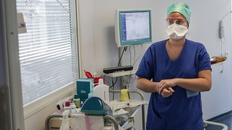 Mladi niso imuni na koronavirus, zato ne smejo biti brezbrižni