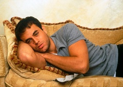 Enrique Iglesias žaluje za očimom – umrl je zaradi koronavirusa