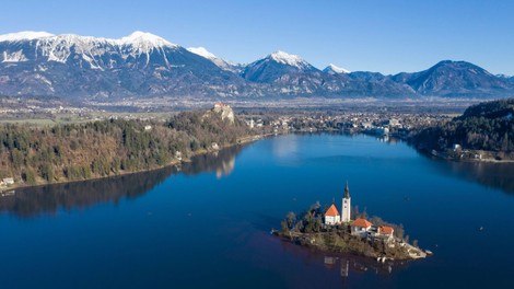 Prijetni sončni žarki so marsikoga premamili, da je kršil prepoved druženja