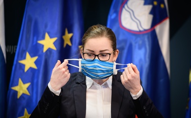 Tina Bergant: "Za zdrave ljudi je uporaba mask na javnih prostorih zaželena!"