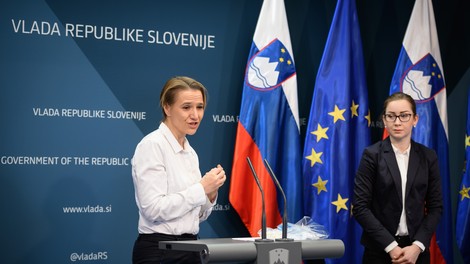 Tina Bergant: "Za zdrave ljudi je uporaba mask na javnih prostorih zaželena!"