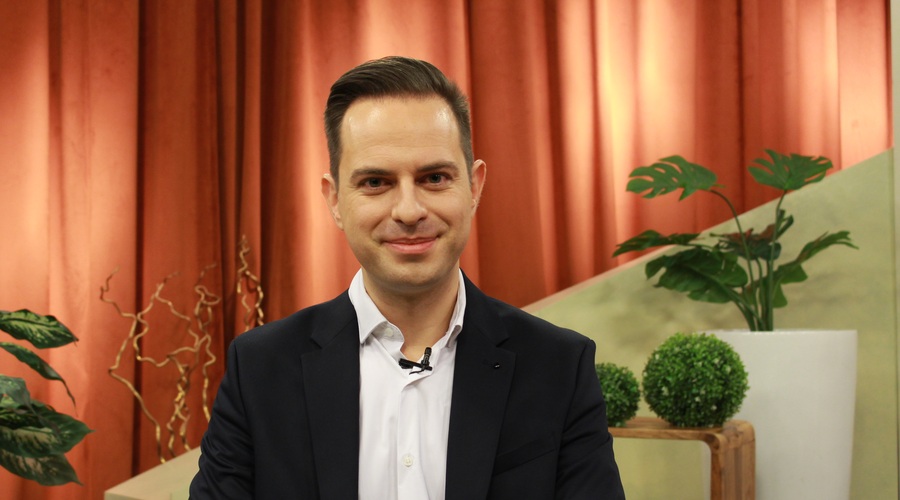 Dejan Jarič: "Veliko ljudi pričakuje čudežne tabletke, čudežne ozdravitve, čudežne palčke, vendar tega ni" (foto: Klepet ob kavi)