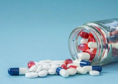 Zdravila, ki jih šele testirajo proti covidu-19, niso za samozdravljenje