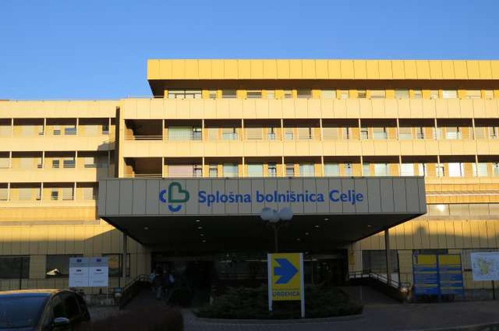 Število umrlih v šmarskem domu upokojencev poraslo na šest (foto: Vesna Pušnik Brezovnik/STA)
