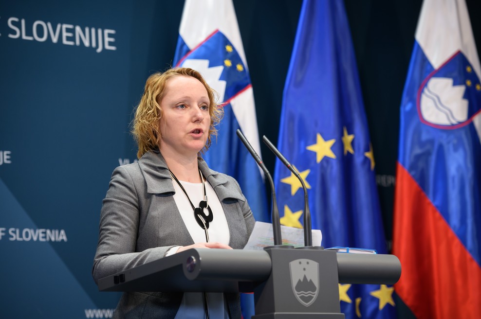 Svojci naj oskrbovance iz domov za starejše vzamejo v domačo oskrbo (foto: Nebojša Tejić/STA)