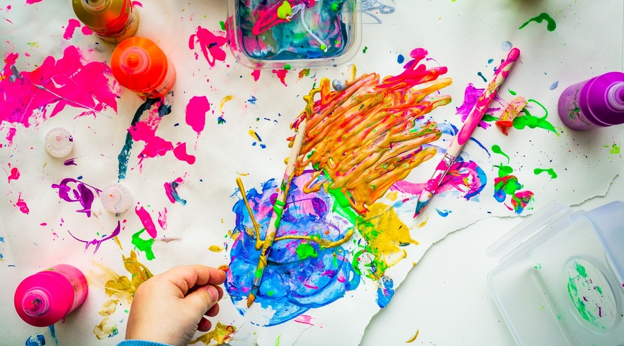 Iščete idejo za kreativno preživljanje časa? Pokukajte v zakladnico slovenskih kreativk (foto: Photo by Dragos Gontariu on Unsplash)