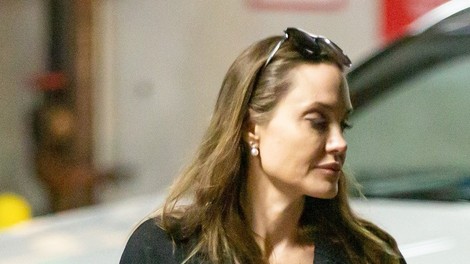 Angelina Jolie producentka oddaj za mlade o koronavirusu na BBC